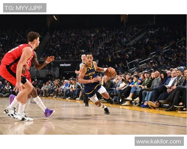 2016年勇士与火箭经典对决录像回放重温精彩瞬间与战术分析