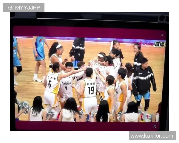 上海女篮与陕西女篮激战正酣谁能在这场对决中笑到最后