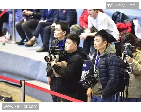 西安飞盘队在滑板精英赛中以52分稳居积分榜首位